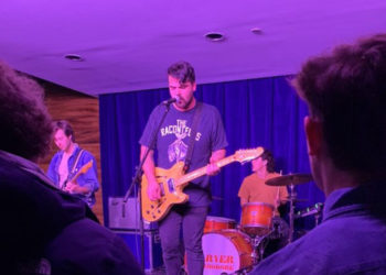 Carver Commodore plays at Harry’s