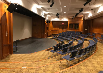 Chonda Pierce to perform at Wright Center