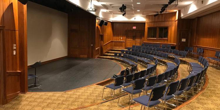 Chonda Pierce to perform at Wright Center