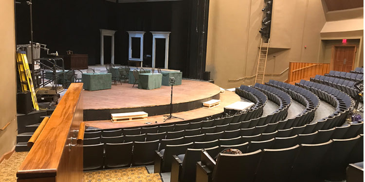 Carver Commodore plays at Harry’s