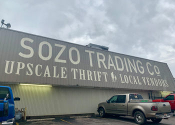 Carver Commodore plays at Harry’s