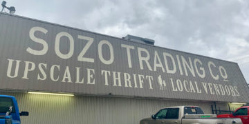 Carver Commodore plays at Harry’s