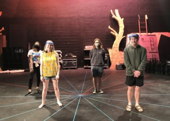 Theatre play ‘Lungs’ adapts to social distancing requirements