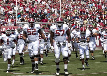 College football returns amidst COVID-19 concerns