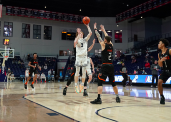 Men’s and women’s basketball suffer defeats