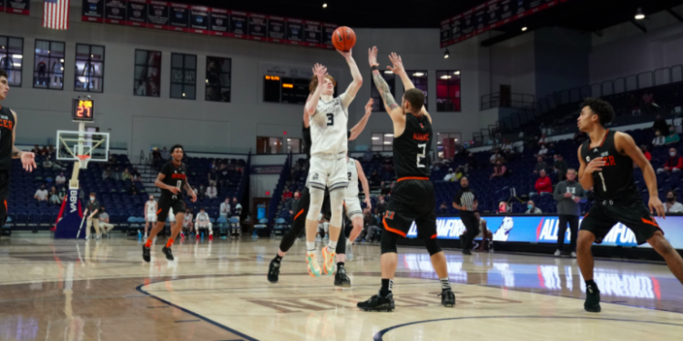 Men’s and women’s basketball suffer defeats