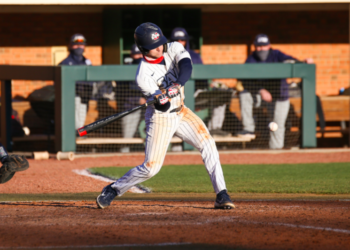 Samford baseball sweeps UT-Martin to begin season
