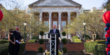 Samford introduces new president