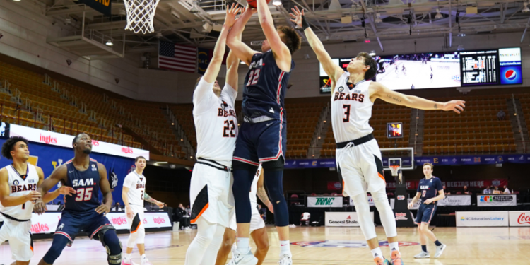 Men’s basketball comes up short in SoCon Tournament