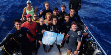 Samford professor leads study abroad trip to Saba