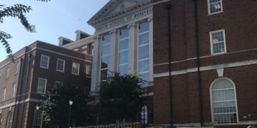 Professor responds to students’ concerns over phone policy