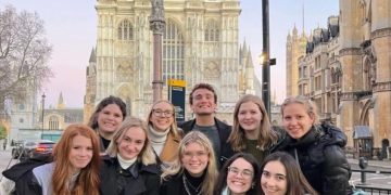 Step Sing goes global for study abroad students