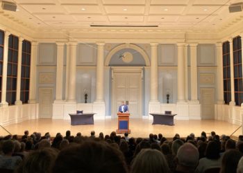 Best-selling author Charles Martin speaks at Samford