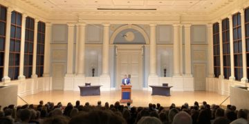 Best-selling author Charles Martin speaks at Samford