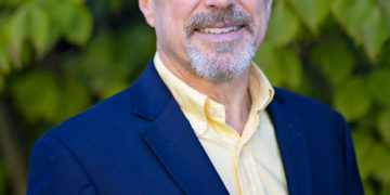 Dean Tim Hall announces decision to resign from administrative role