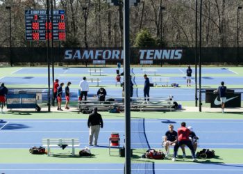 Men’s and Women’s Tennis shine in tough schedules