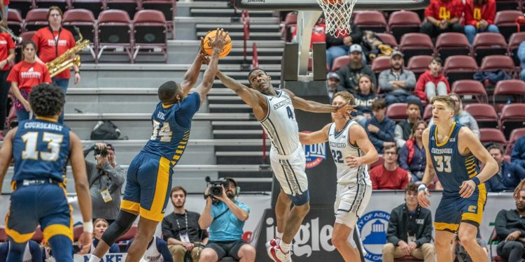 Men’s Basketball falls in SoCon Tourney