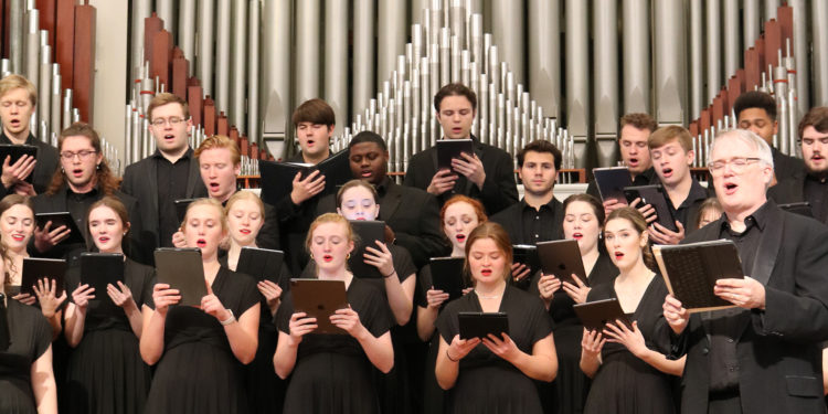 Samford’s choir regularly serenades Reid Chapel.