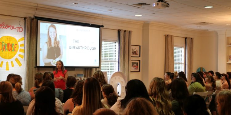 Dietitian shares message of “body trust” to Samford sorority