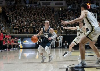 Men’s Basketball struggling early