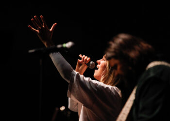 Passion Band leads convo worship