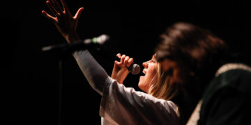 Passion Band leads convo worship