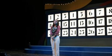 Interactive show brings audience members to their feet 
