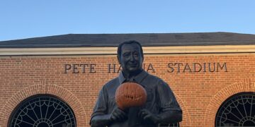 Costume tips with The Samford Bee