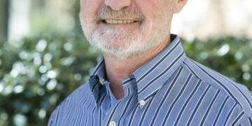 Honoring Dr. Lawrence Davenport: 40 years of teaching, conservation and impact 