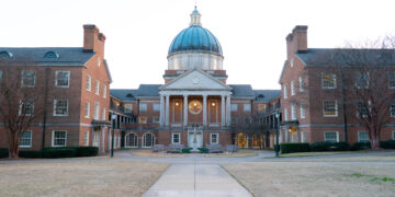 Beeson Divinity receives gift to fund scholarships