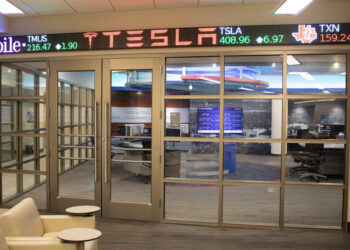 Bulldog Investment Fund breaks school record