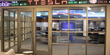 Bulldog Investment Fund breaks school record