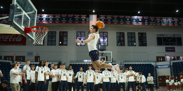 Dogs After Dark brings energy and excitement to tip off Samford Basketball season