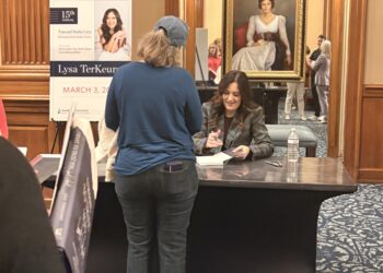 Lysa Terkeurst and a talk about boundaries 