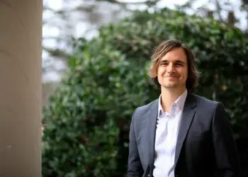 “Fear Not, Creative”: Samford professor publishes book on AI in the arts