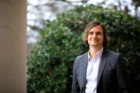 “Fear Not, Creative”: Samford professor publishes book on AI in the arts